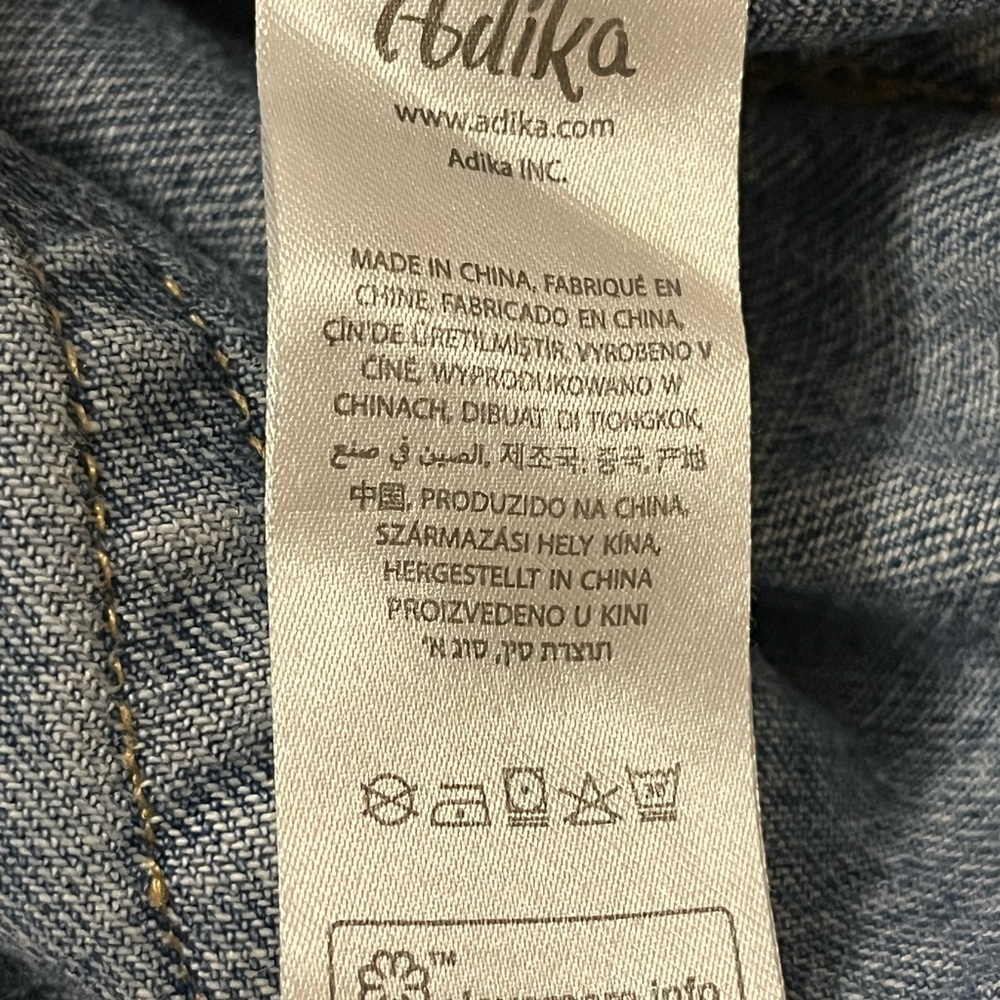Adika Medium-Wash Denim Wide Leg Jeans, Bleach hearts, size XS - Picture 8 of 8